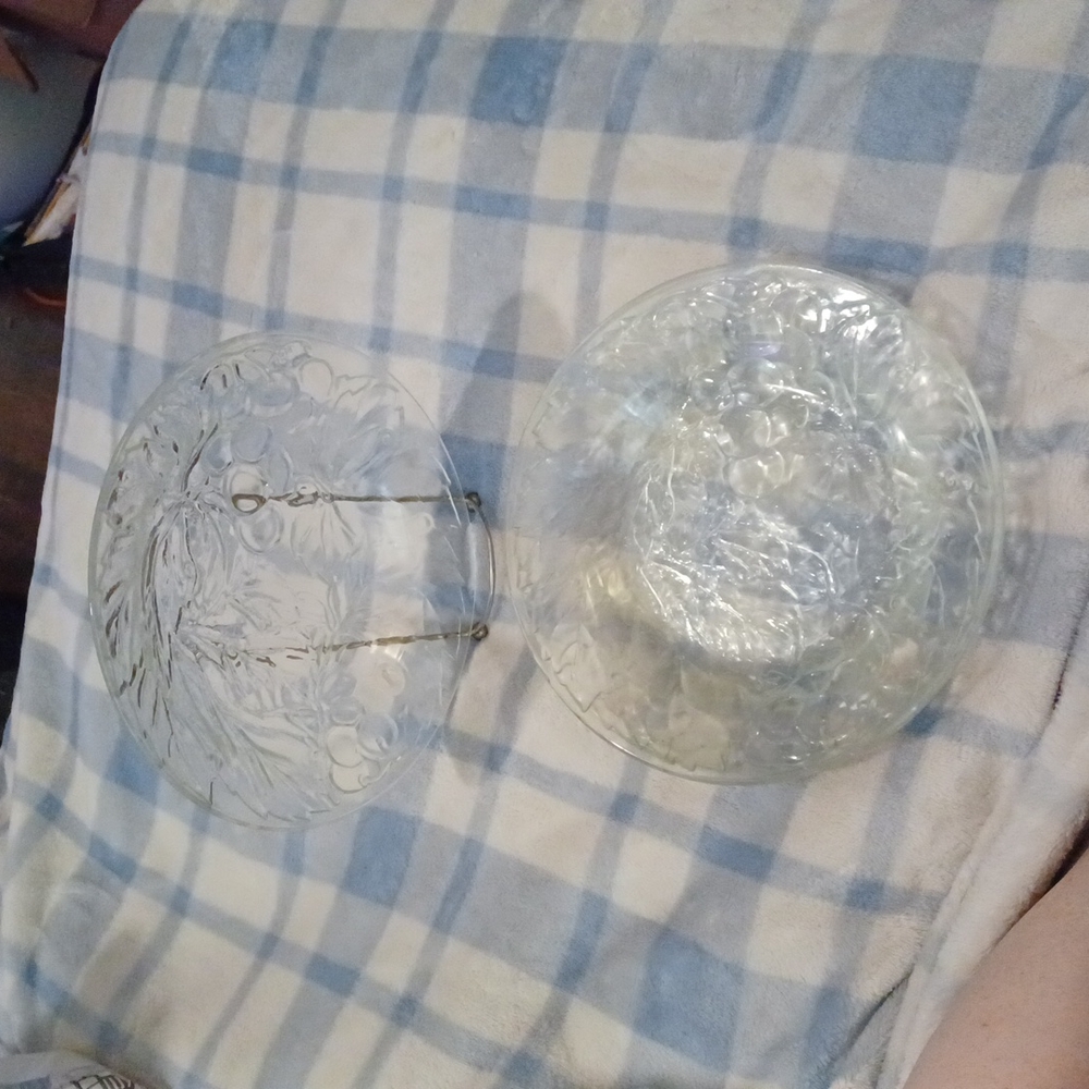 SET OF 4 KIG MALAYSIA VINTAGE CLEAR GRAPE 9" clear glass salad/dessert plates